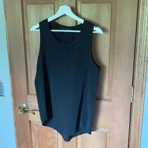 Black sleeveless top size M